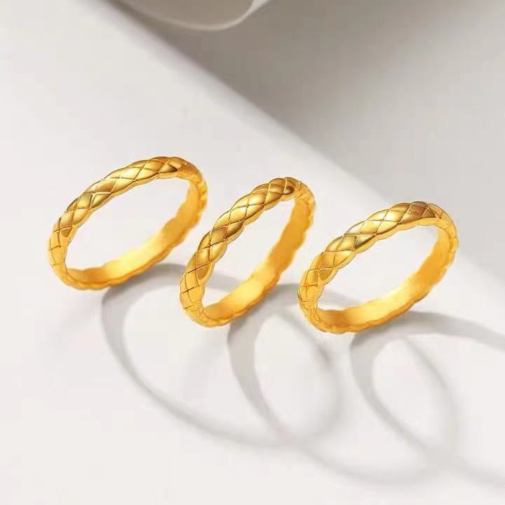 Xiaoxiang Lingge Ring Couple Fashion Gold Yellow Card