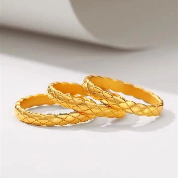 Xiaoxiang Lingge Ring Couple Fashion Gold Yellow Card